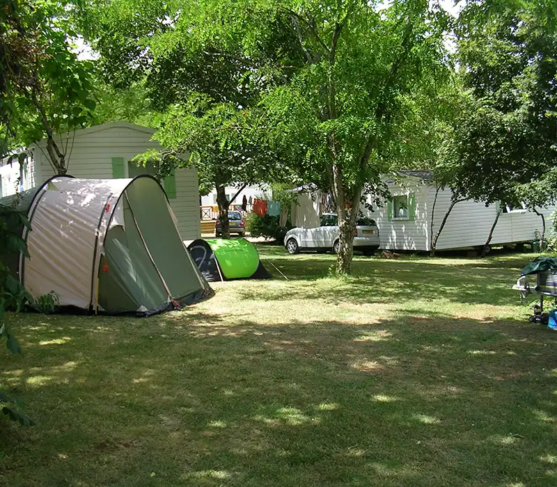 emplacement camping Les Tilleuls dans le Quercy